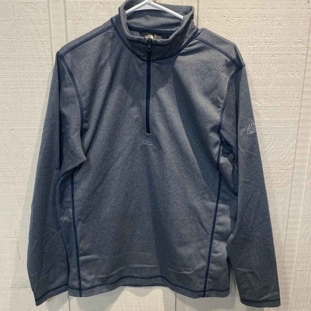 The North Face men’s size medium gray 1/4 zip active wear long sleeve